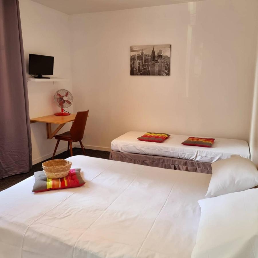 Le Terminus Hotel L'Arbresle Bagian luar foto